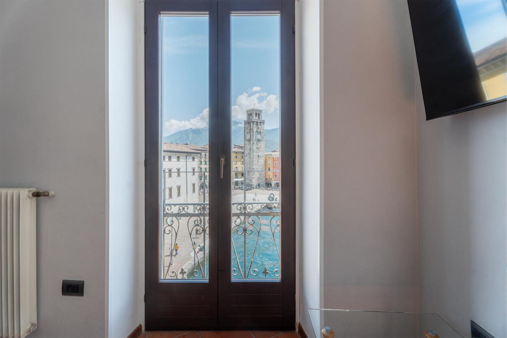 Casa La Torre, The View On The Lake 加尔达湖滨 外观 照片